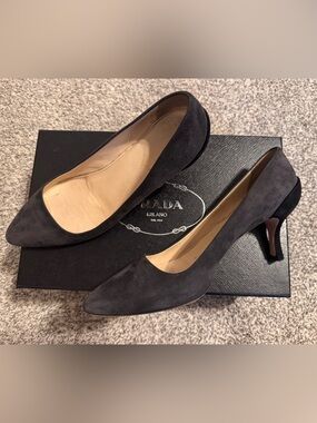Prada Dark Gray and Black Suede Pointed-Toe Mid-Heel Pumps